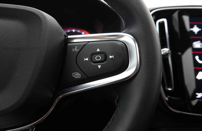 VOLVO_VOLVO_XC40_2549599_21.jpg