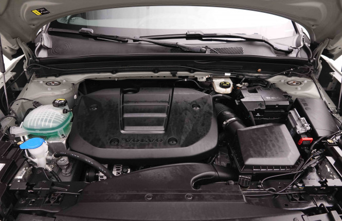 VOLVO_VOLVO_XC40_2549599_24.jpg