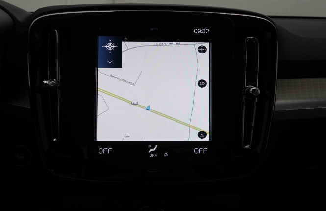 VOLVO_VOLVO_XC40_2549602_10.jpg