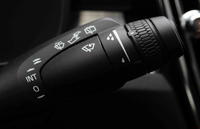 VOLVO_VOLVO_XC40_2549602_18.jpg