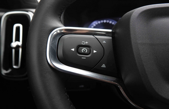 VOLVO_VOLVO_XC40_2549602_19.jpg