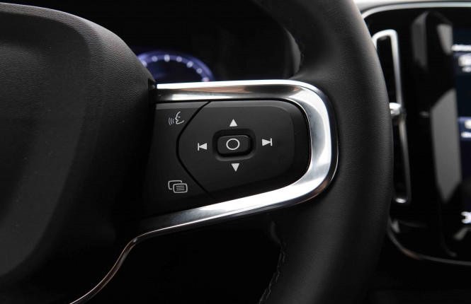 VOLVO_VOLVO_XC40_2549602_20.jpg