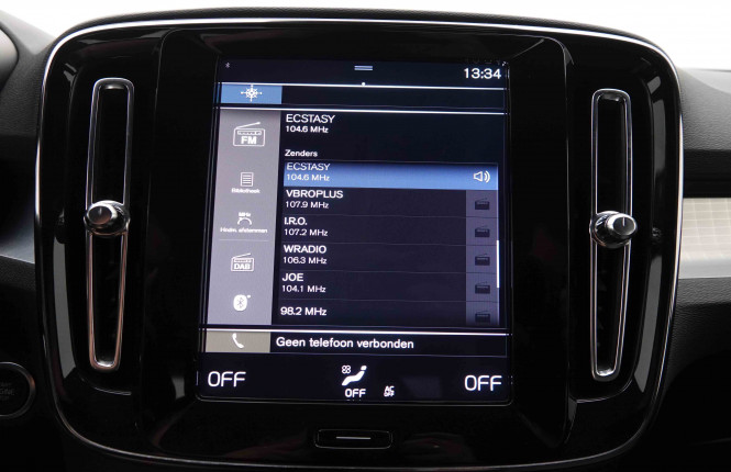 VOLVO_VOLVO_XC40_2549603_11.jpg