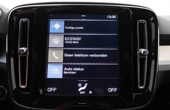 VOLVO_VOLVO_XC40_2549603_15.jpg