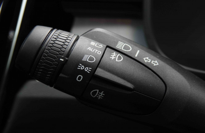 VOLVO_VOLVO_XC40_2549603_18.jpg
