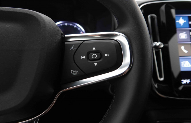 VOLVO_VOLVO_XC40_2549603_21.jpg