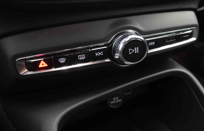 VOLVO_VOLVO_XC40_2549713_15.jpg