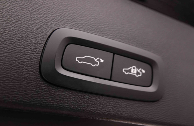 VOLVO_VOLVO_XC40_2550522_6.jpg VOLVO_VOLVO_XC40_2550522_6.jpg