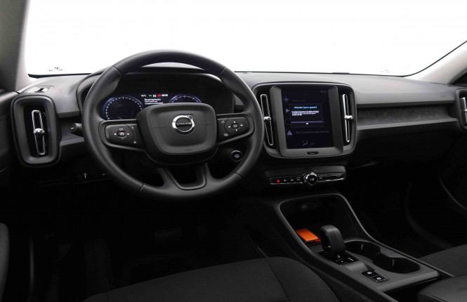 VOLVO_VOLVO_XC40_2551048_7.jpg