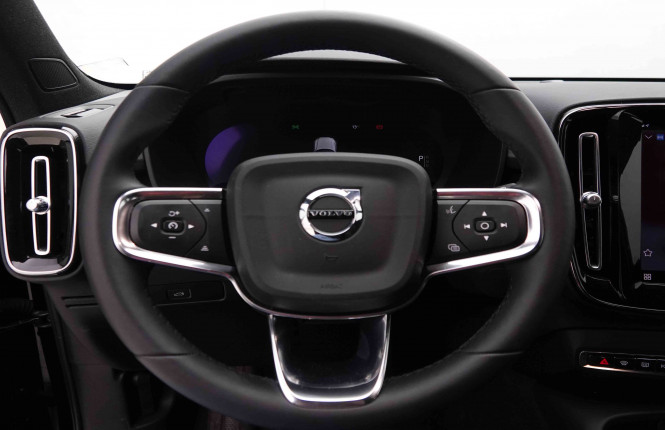 VOLVO_VOLVO_XC40_2551133_8.jpg