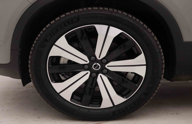 VOLVO_VOLVO_XC40_2652208_19.jpg