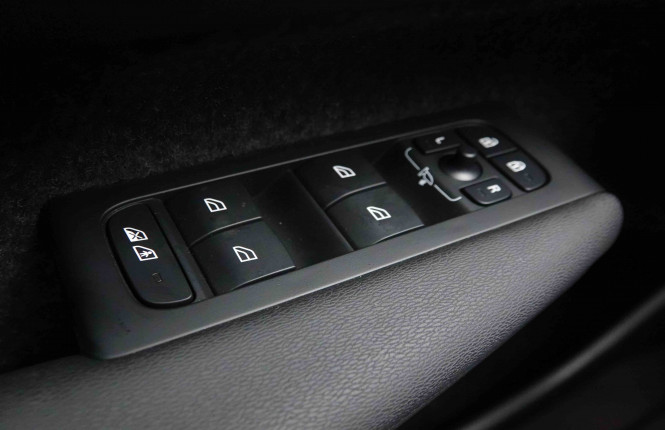 VOLVO_VOLVO_XC40_2653029_21.jpg VOLVO_VOLVO_XC40_2653029_21.jpg