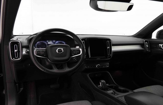 VOLVO_VOLVO_XC40_2653080_8.jpg