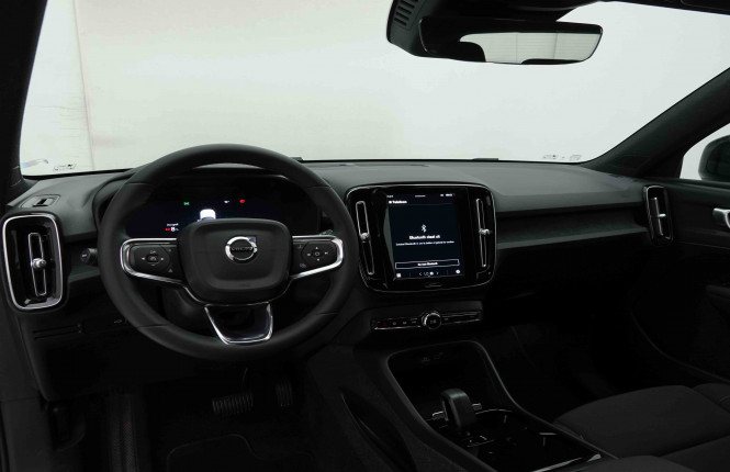 VOLVO_VOLVO_XC40_2653382_8.jpg