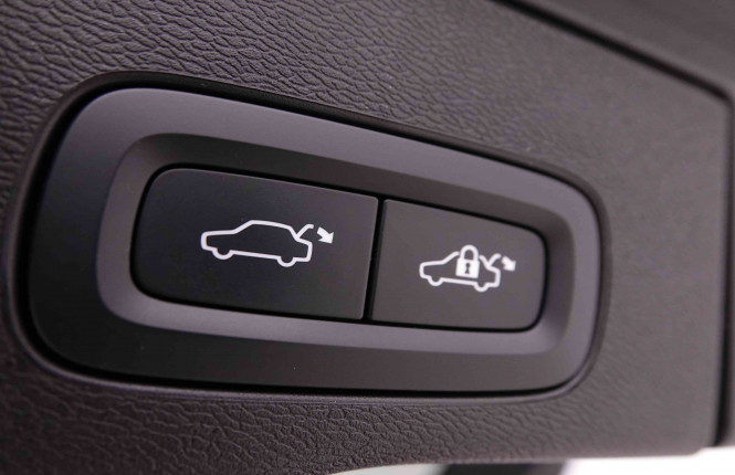 VOLVO_VOLVO_XC60_2548998_6.jpg