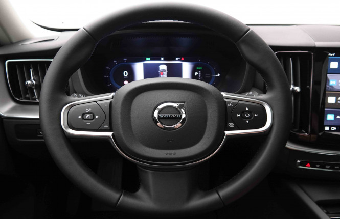 VOLVO_VOLVO_XC60_2549834_10.jpg