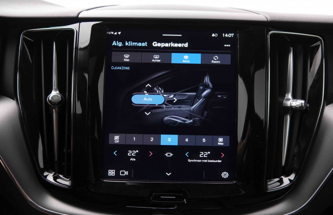 VOLVO_VOLVO_XC60_2549834_14.jpg