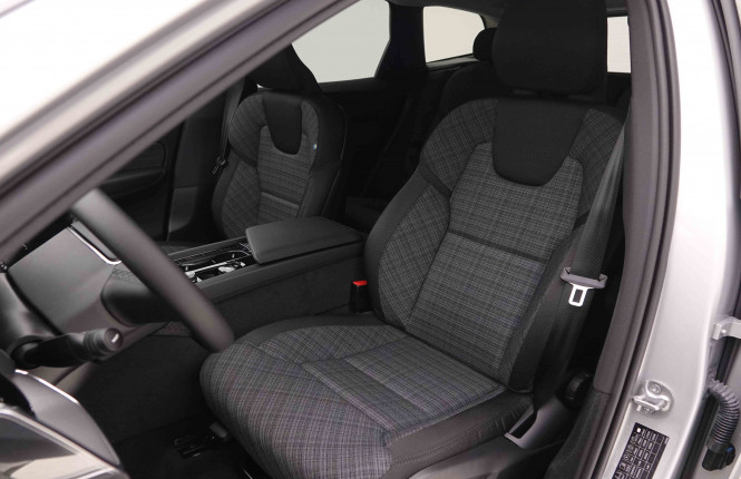 VOLVO_VOLVO_XC60_2549834_7.jpg