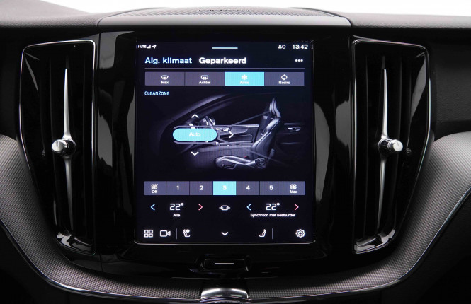 VOLVO_VOLVO_XC60_2550369_14.jpg