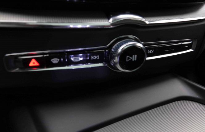 VOLVO_VOLVO_XC60_2550369_17.jpg