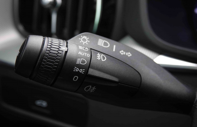 VOLVO_VOLVO_XC60_2550369_20.jpg