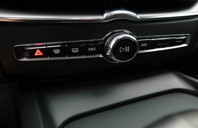 VOLVO_VOLVO_XC60_2654069_14.jpg