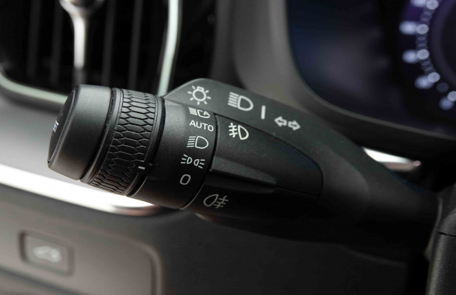 VOLVO_VOLVO_XC60_2654069_16.jpg