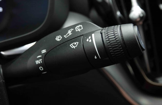 VOLVO_VOLVO_XC60_2654069_17.jpg