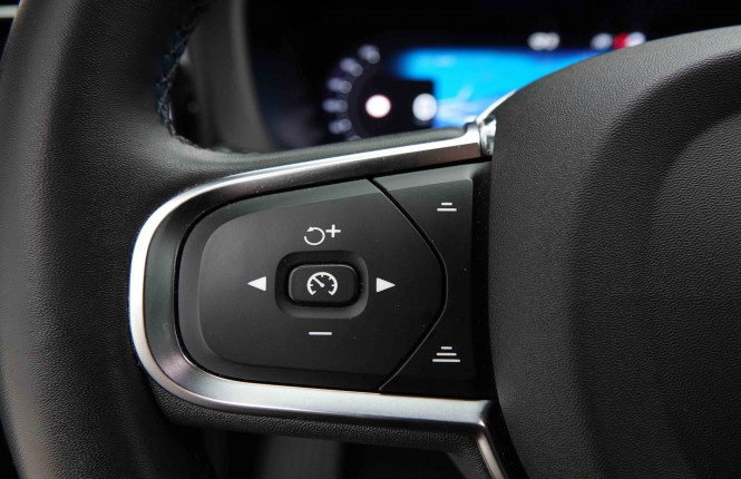 VOLVO_VOLVO_XC60_2654069_18.jpg