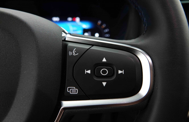 VOLVO_VOLVO_XC60_2654069_19.jpg