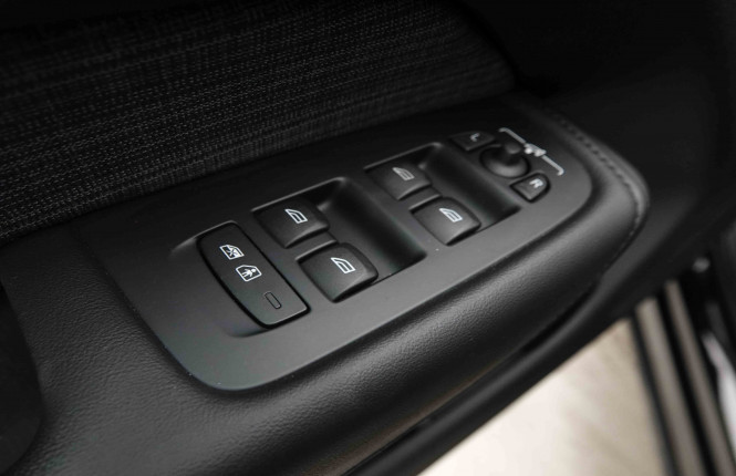 VOLVO_VOLVO_XC60_2654069_20.jpg
